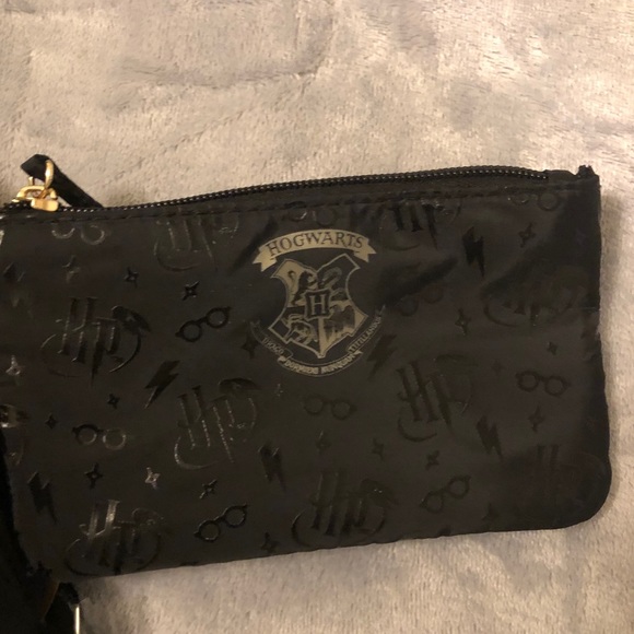 Black Nylon Harry Potter Hogwarts Backpack Primark - Picture 3 of 7
